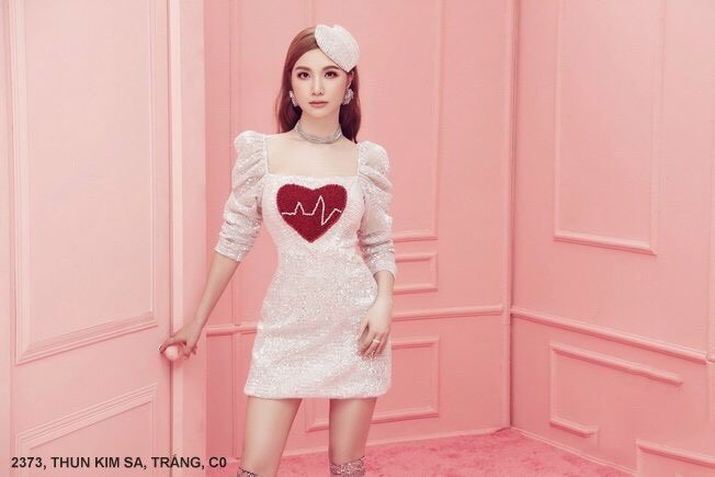 Đầm Tay Lỡ Cổ Vuông - D2373